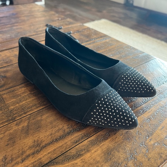 Kelsi Dagger Studded Pointed Toe Black Flats - Picture 1 of 5